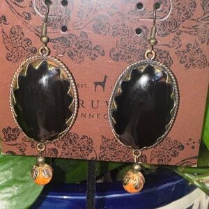 Stunning Peruvian Connection Onyx Portrait Earrings